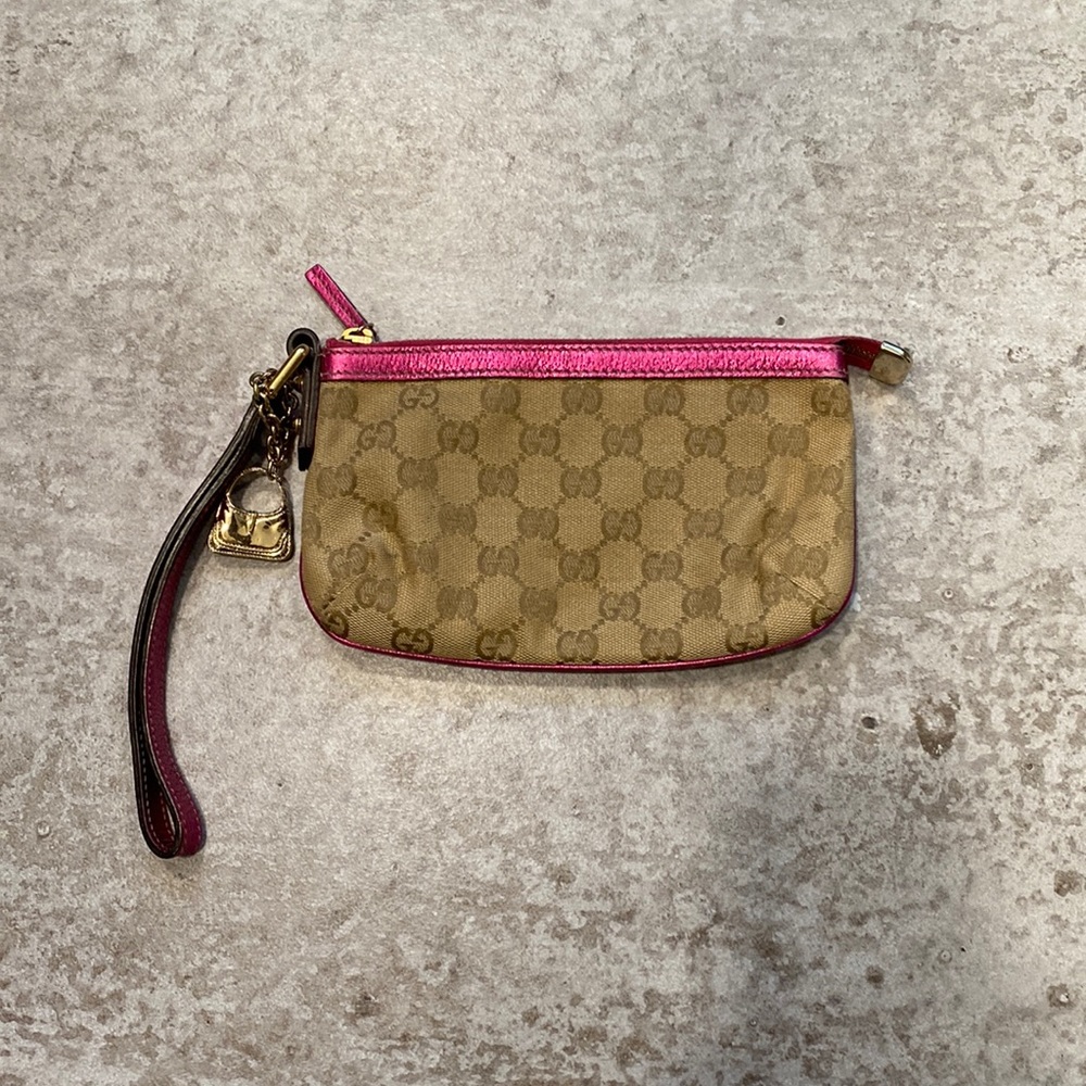 Gucci Monogram Wristlet Pouchette - metallic pink
